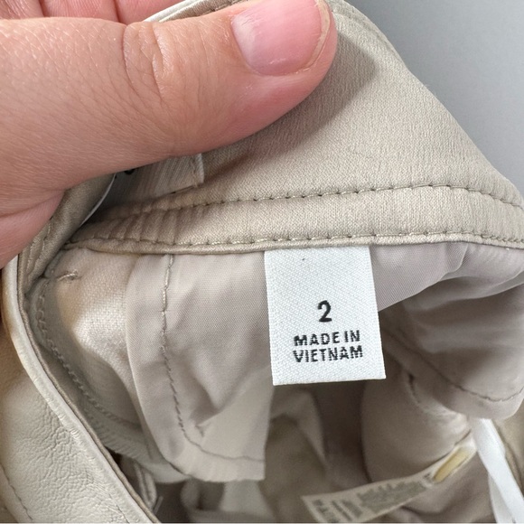 Babaton Cream Faux‎ Leather Straight Leg Pants Size 2 - Picture 4 of 8